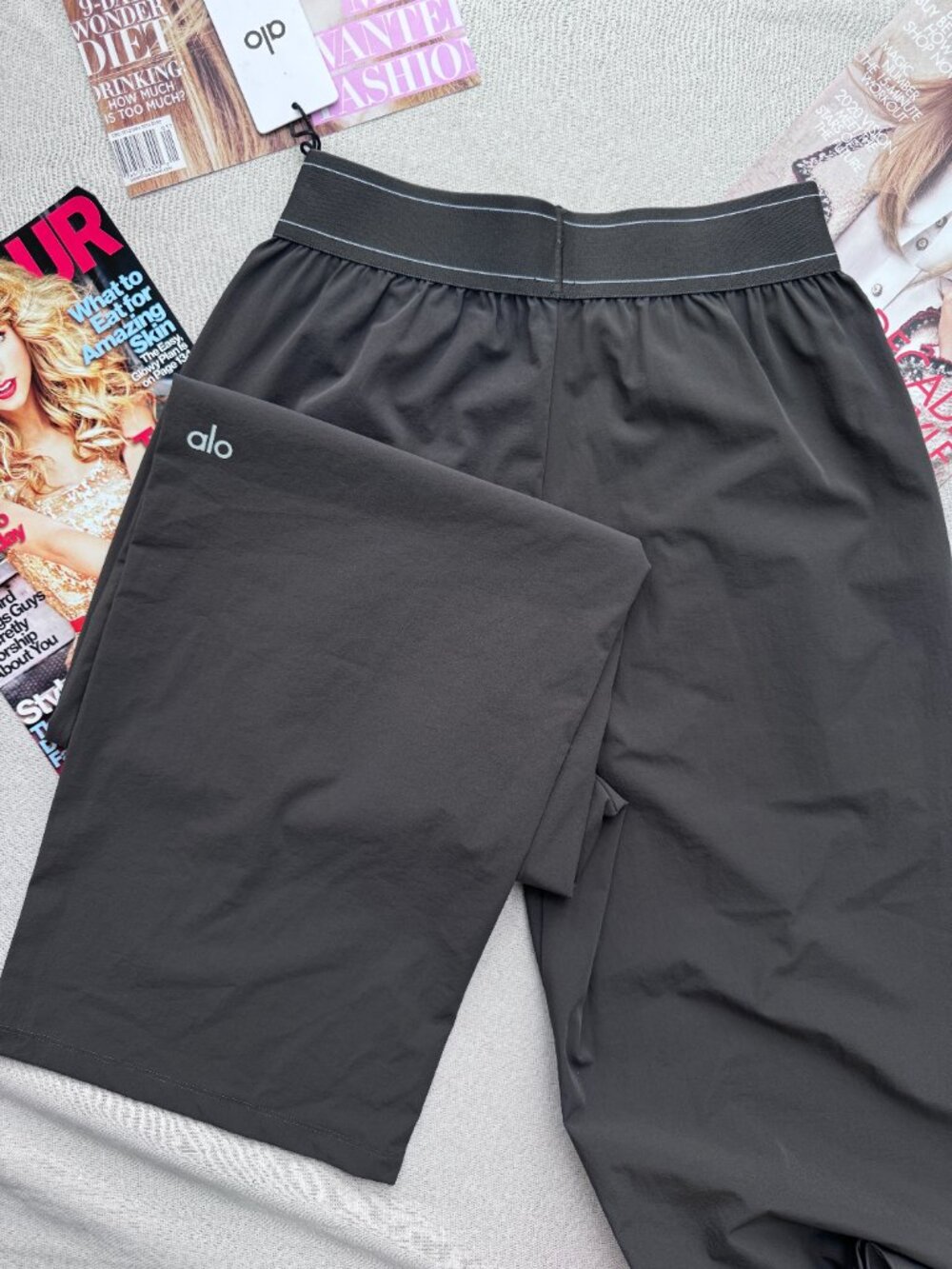 Alo Yoga Anthracite Suit Up Trouser | NWT ✨ Regular 30" - Picture 3 of 8